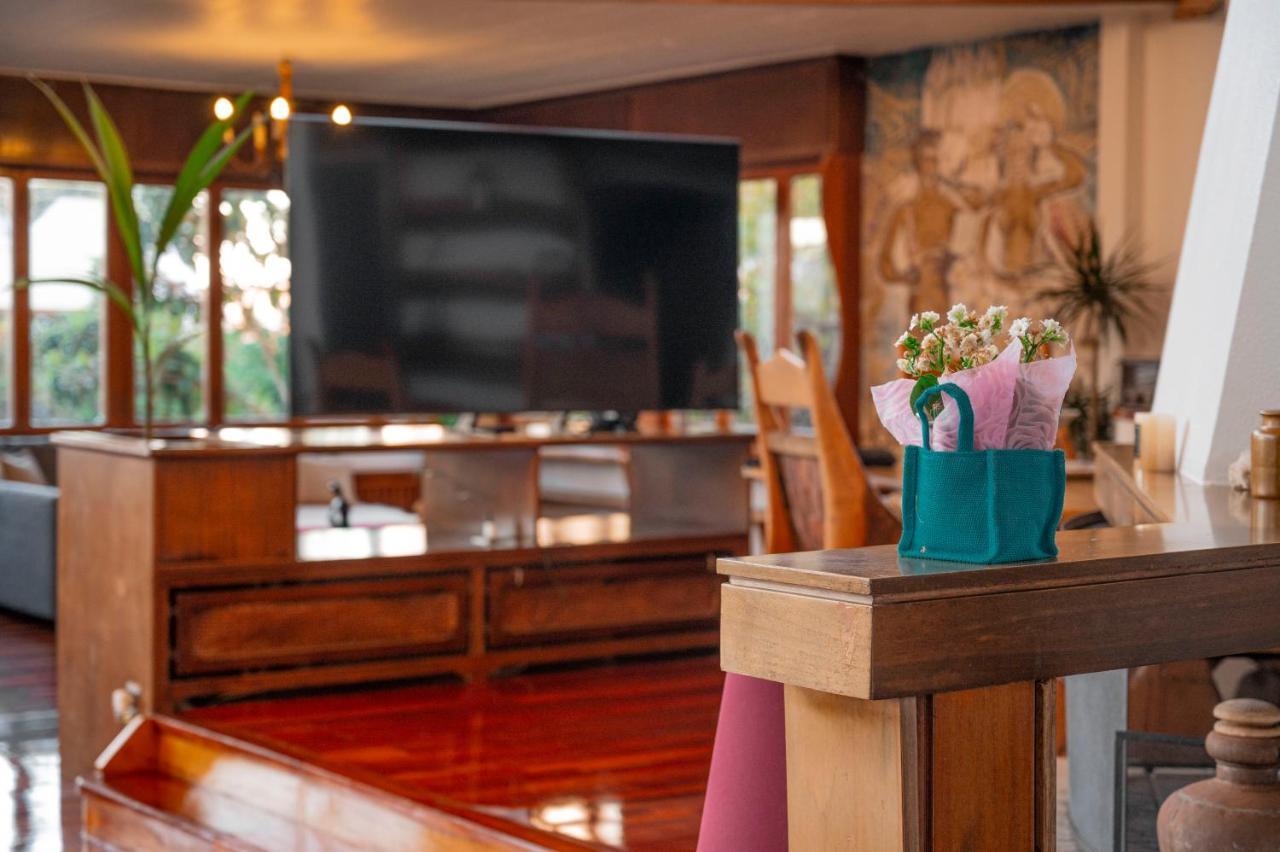 Villa Zoe Seaside Unique Villa Voula アテネ エクステリア 写真